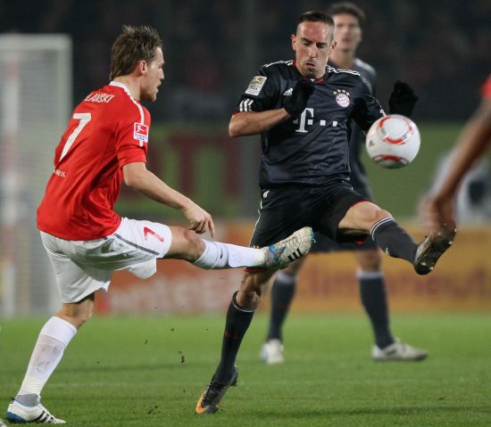 色球員的及 色球員的及